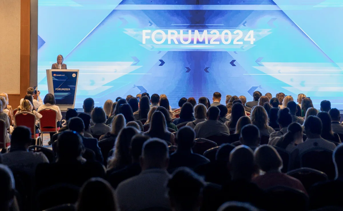 Әкесі трахает қызы мен әйелі HD порно видео